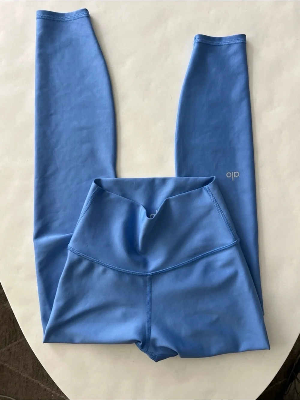 ALO Yoga FULL LENGTH AIRLIFT Leggings in crystal clear blue